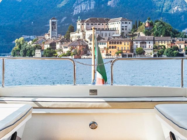 boat tour lago d'orta italy